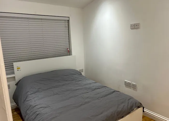 Two Bedroom Бристоль